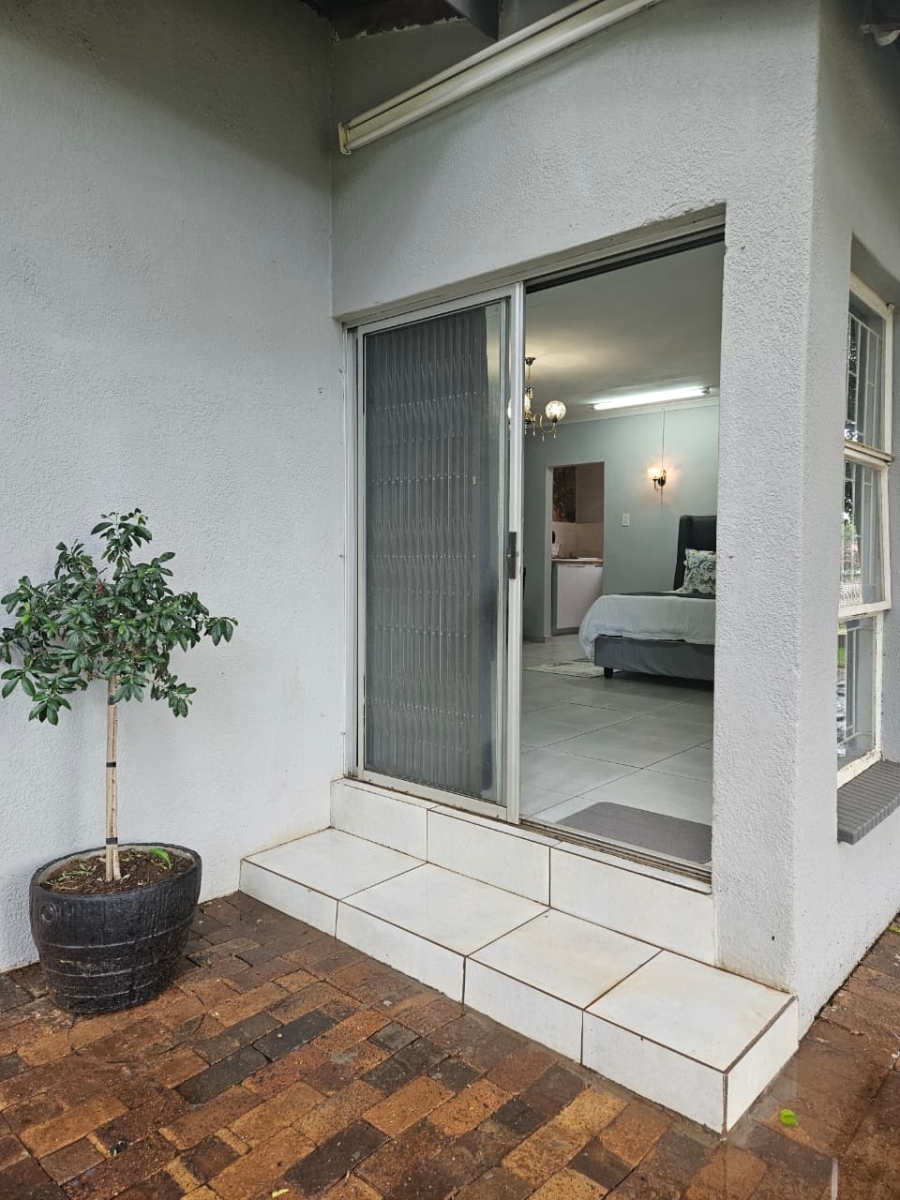 8 Bedroom Property for Sale in Irene Park North West